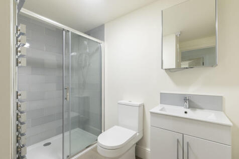 Flat 1, 105 Londo...