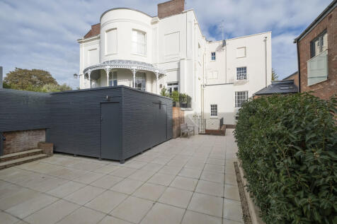 Apt 2, Carrick Co...
