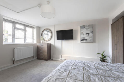 Flat 2, 133 St Ge...