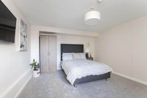 Flat 2, 133 St Ge...