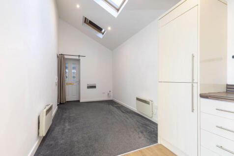 Flat 5, Bath Hous...