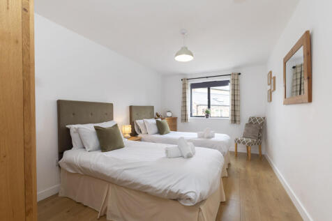 Yew Tree Cottage-...