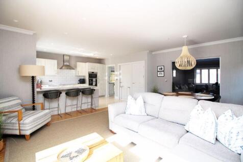 Open Plan Kitchen/Living/Dining Room