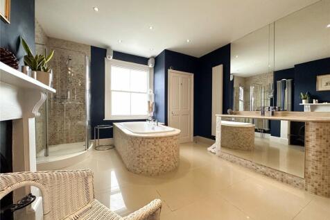 Full En-Suite