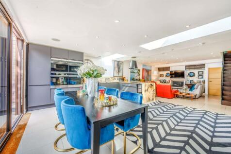 Open-Plan Reception