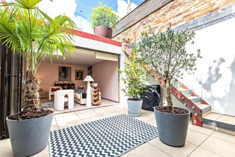 Private Courtyard