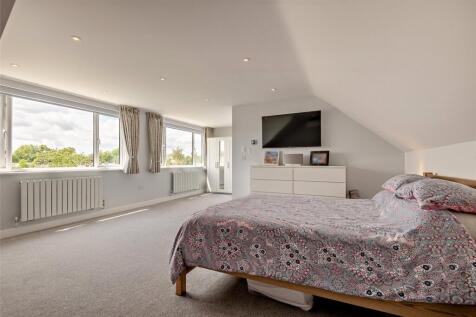 Main Bedroom Suite