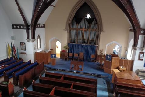 URC Weybridge church interior 2.jpg