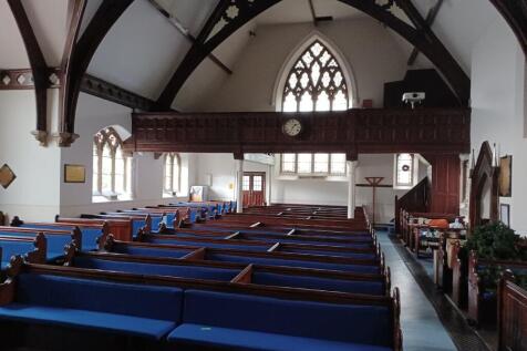 URC Weybridge church interior 1.jpg