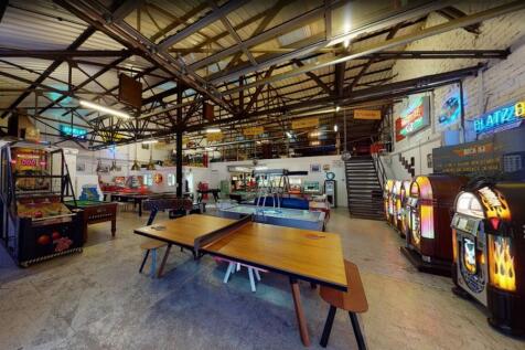 Hamm Moor Lane Warehouse Weybridge .png