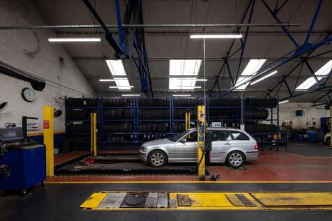 Kwik Fit Waterlooville Internal 6.jpg
