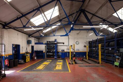 Kwik Fit Waterlooville Internal 10.jpg