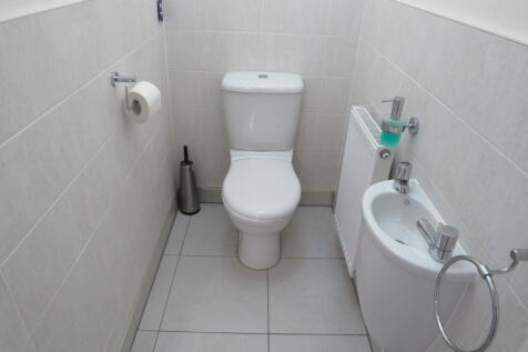 Cloakroom/wc