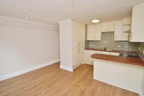 Kitchen / living are