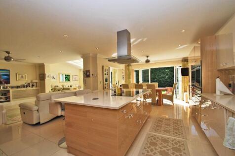 Kitchen/family room