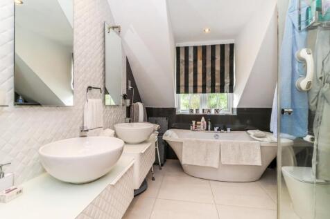 En Suite Bathroom