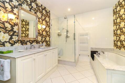 En Suite Bathroom