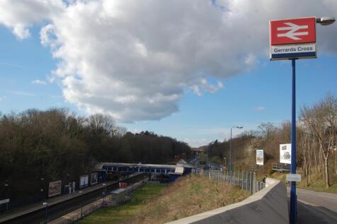 Gerrards Cross Train