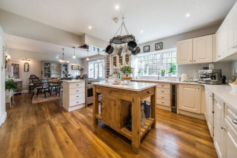 Kitchen/Breakfast Rm