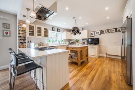 Kitchen/Breakfast Rm