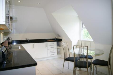 Kitchen/Dining Area