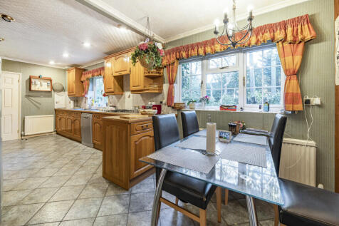 Kitchen/Breakfast Rm