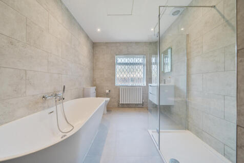 Bath/Shower Room