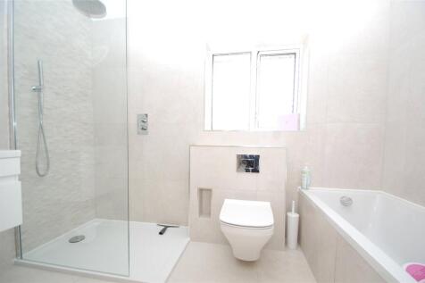 Bath/Shower Room