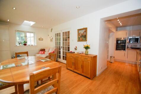 Kitchen / Dining