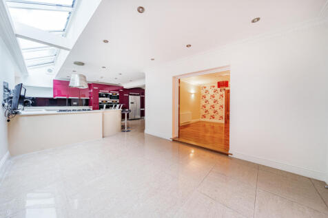 Kitchen/Breakfast Rm