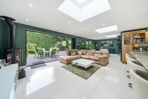 Kitchen/Break/Fam Rm