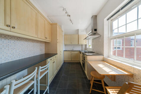 Kitchen/Breakfast Rm