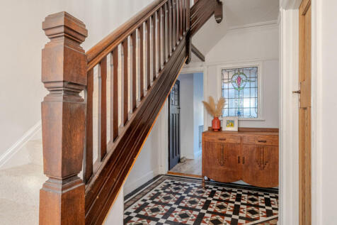 1381701-9-69203a1...