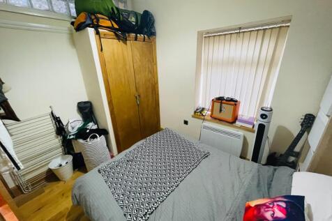 bedroom 1 (2)
