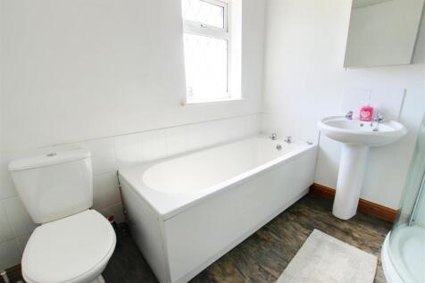 En suite bathroom