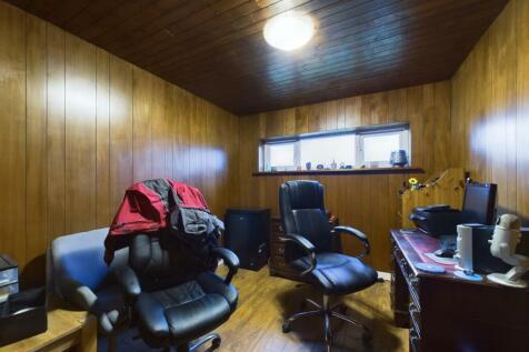 Bedroom 5/Study