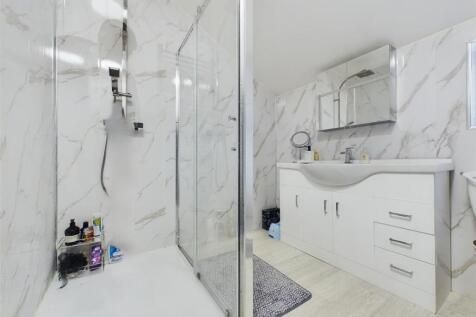 Family Shower Room