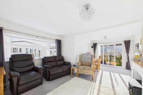 Reception Room/Dining Area