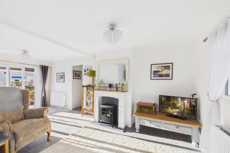 Reception Room/Dining Area