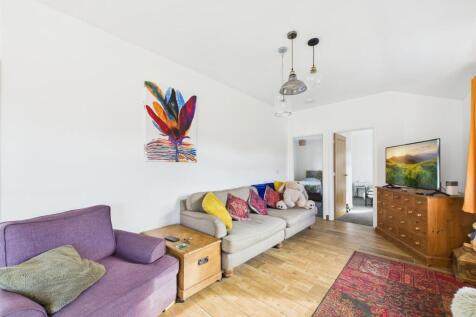 Open Plan Living / Kitchen