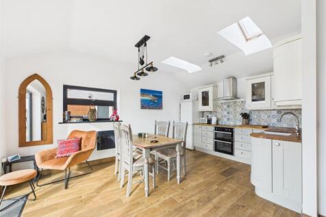 Open Plan Living / Kitchen