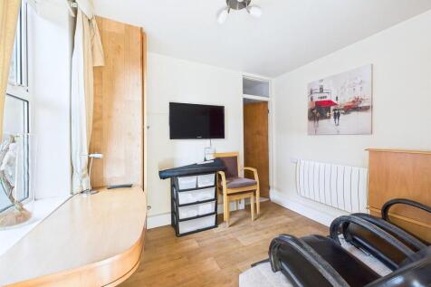 Studio Reception Room/Bedroom