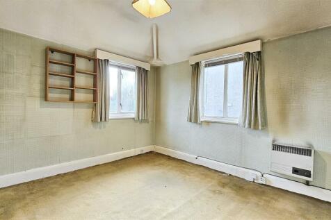Bedroom 5.jpg