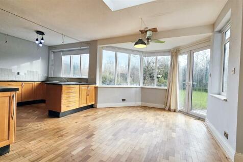 Living Dining Kitchen..jpg