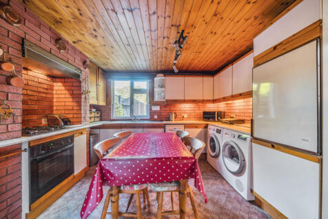 1360635-8-68dba65...