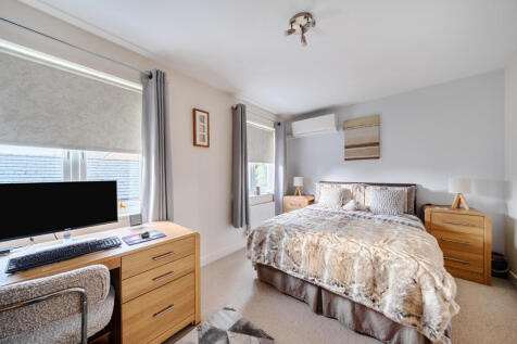 1370718-17-68f666...