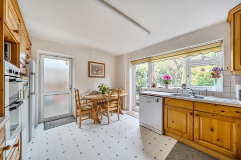 1369346-9-68f0e18...