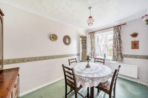 1370769-4-68f75f8...