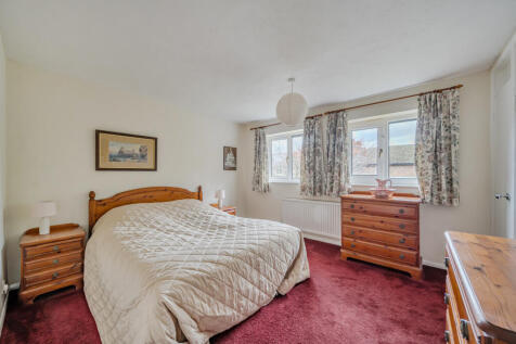 1370769-9-68f7608...