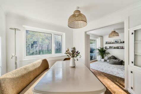 1364069-7-68e7d05...